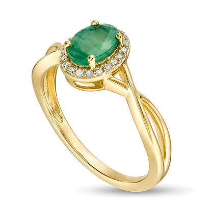 Fashion-Ring mit ovalem Smaragd und 0,07 ct. Gesamtgewicht Diamanten in 10K Gelbgold