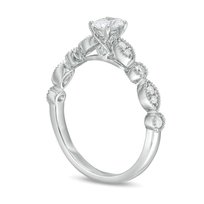 0,5 ct. Gesamtgewicht Solitär mit seitlichem Besatz mit ovalem Diamant und Marquise-Formen im Vintage-Stil in 10K Weißgold