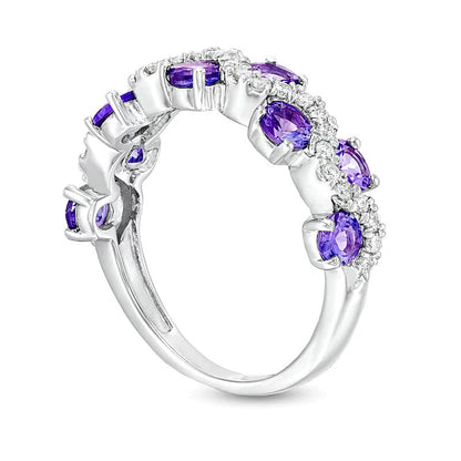 3,0mm Tansanit und 0,17 ct. Gesamtgewicht Diamant Ring mit gestaffeltem Wellendesign in 14K Weißgold