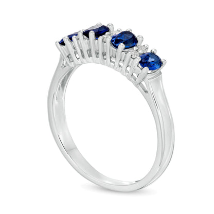 Ring mit ovalem blauem Saphir und Diamanten 0,1 ct. Gesamtgewicht im Vierstein-Wechseldesign in 14K Weißgold