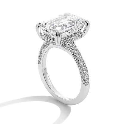 8.75 ct. Gesamtgewicht Verlobungsring mit Labordiamant im Smaragdschliff, Solitär mit seitlichem Besatz, in 14K Weißgold (F/VS2)