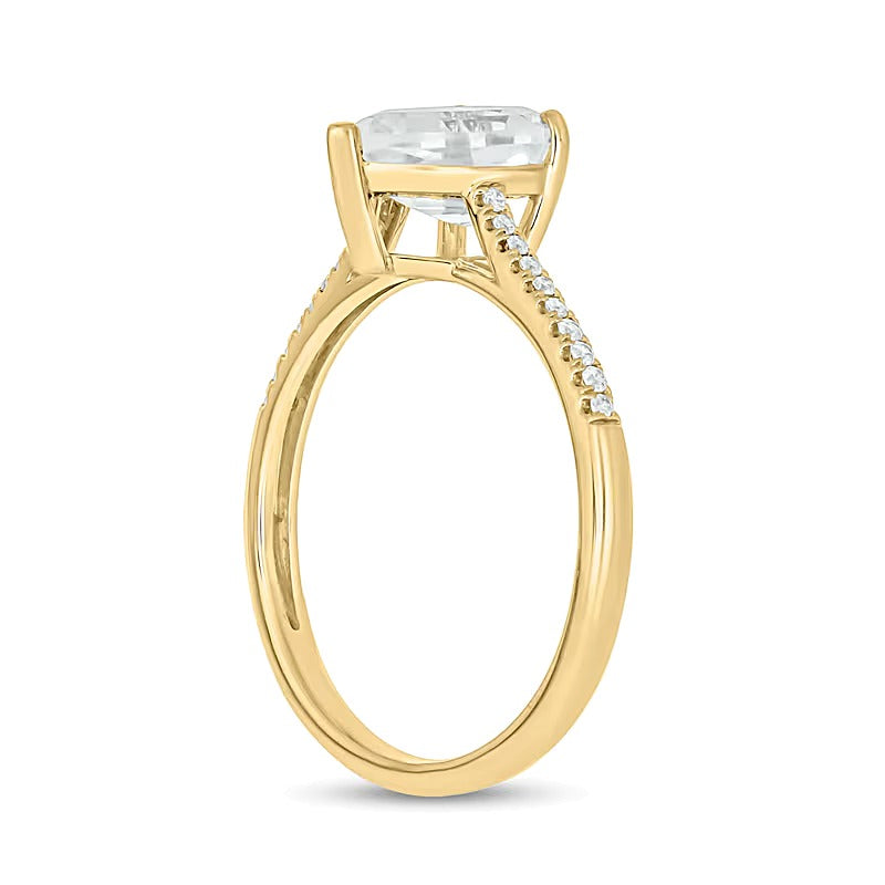 Fashion-Ring mit weißem synthetischem Saphir im Schild-Schliff und Diamanten 0,1 ct. Gesamtgewicht in 10K Gelbgold