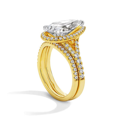 4.75 ct. Gesamtgewicht Braut-Set mit tropfenförmigem Labordiamant und Halo in 14K Gelbgold (F/VS2)