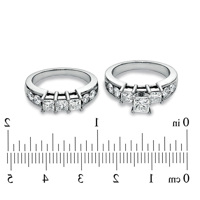 3.0 ct. Gesamtgewicht Dreistein-Brautset mit Diamanten im Princess- und Rundschliff in 14K Weißgold