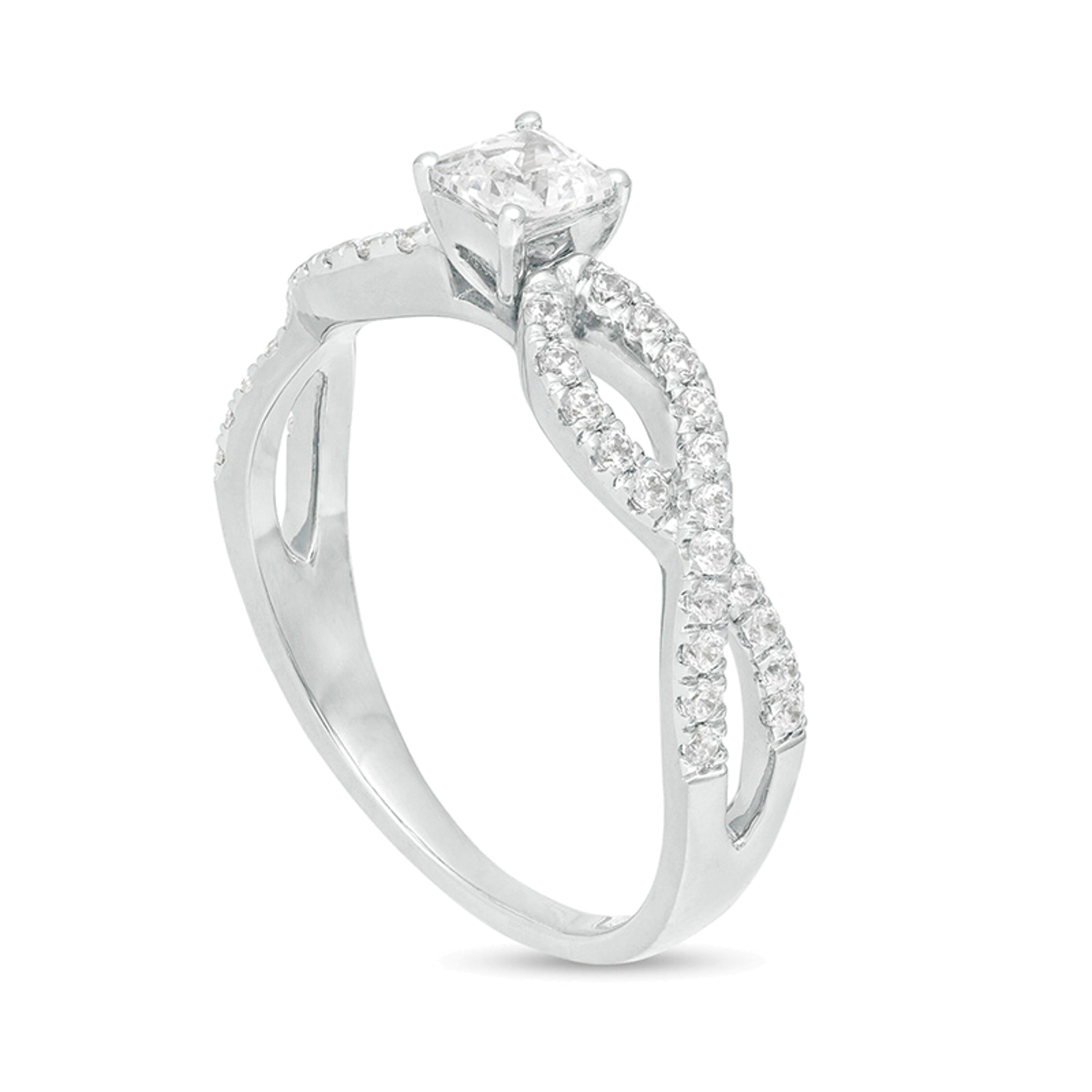 0.5 CT. TW Verlobungsring mit Diamanten im Princess-Schliff und Infinity-Twist-Schiene in 10K Weißgold