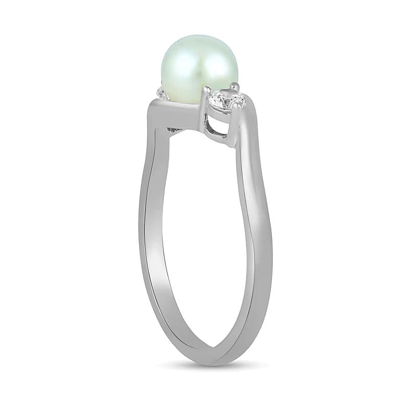 6,0 mm Süßwasser-Zuchtperle und Labordiamant mit 0,2 ct. Gesamtgewicht Dreistein-Bypass-Ring in 14K Weißgold