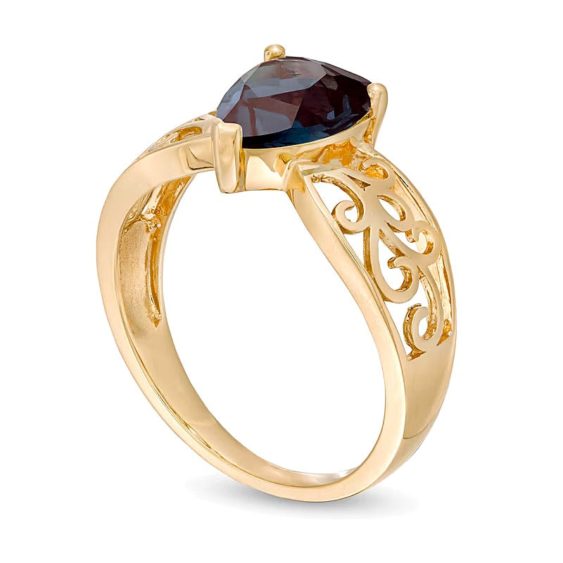Fashion-Ring mit tropfenförmigem Alexandrit in 10K Gelbgold