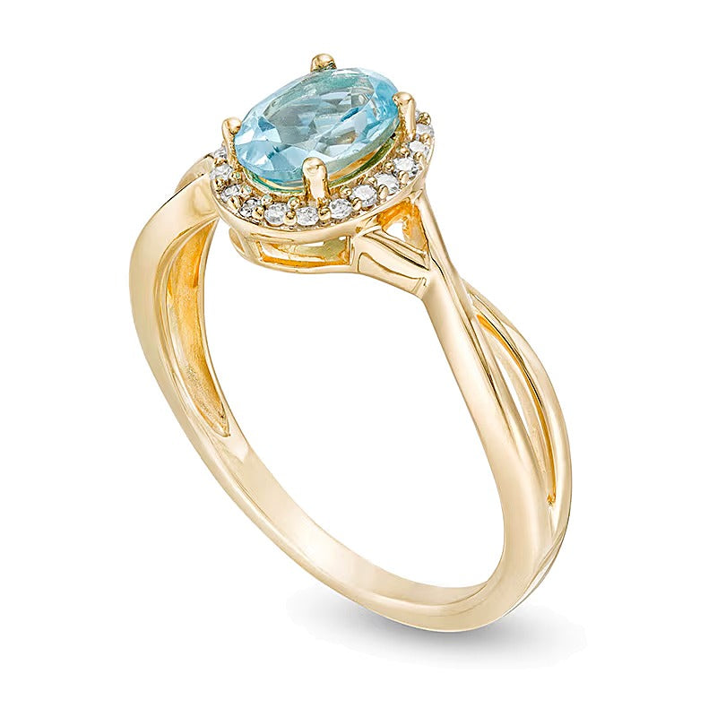 Fashion-Ring mit ovalem Swiss Blue Topaz und 0,07 ct. Gesamtgewicht Diamanten in 10K Gelbgold