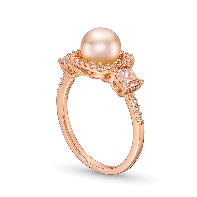 Dreistein-Ring mit 0,2 ct. Gesamtgewicht Diamant, weißem Labor-Saphir und Süßwasser-Zuchtperle in 10K Roségold