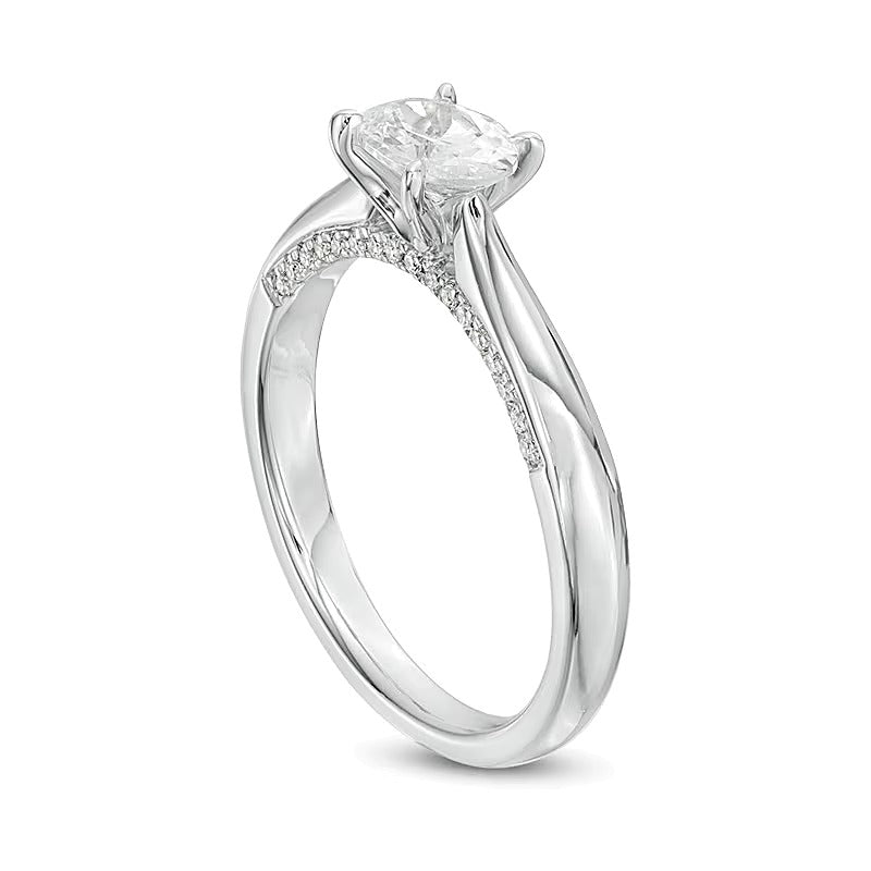 0.88 ct. Gesamtgewicht Verlobungsring Solitär mit ovalem Diamant in 14K Weißgold