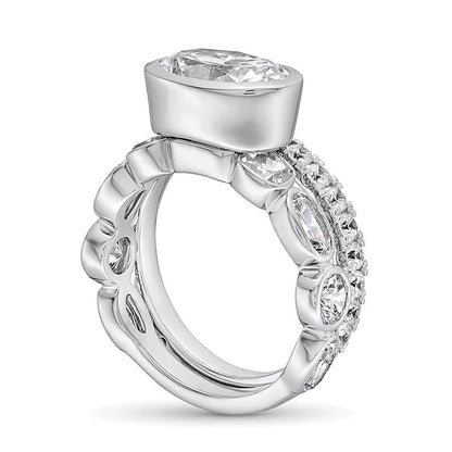 5.75 ct. Gesamtgewicht Labordiamant-Brautset mit Diamanten im Oval-, Rund- und Smaragdschliff in 14K Weißgold (F/VS2)
