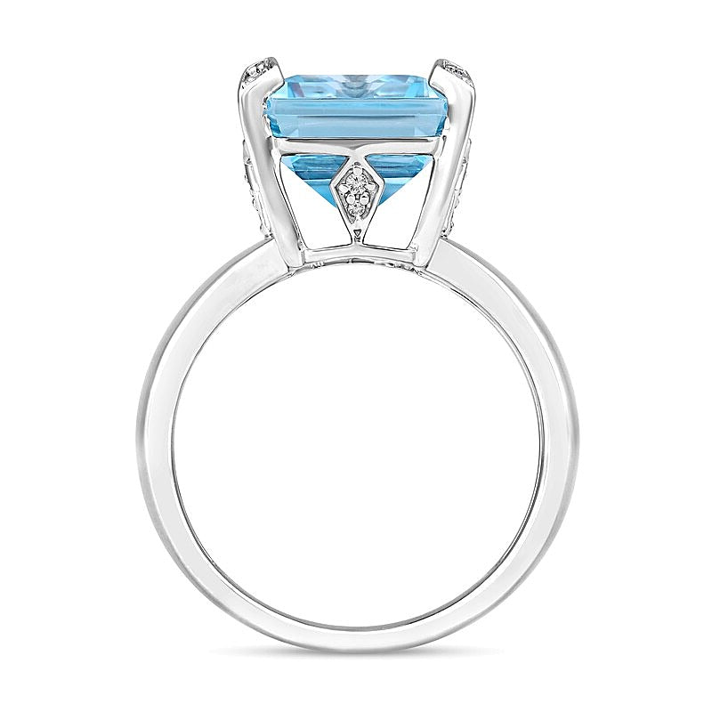 Ring mit Topas im Smaragdschliff in Sky Blue und Diamanten mit 0,05 ct. Gesamtgewicht in Sterlingsilber