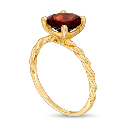 8,0 mm Granat Solitär Ring mit gedrehter Ringschiene in 10K Gelbgold