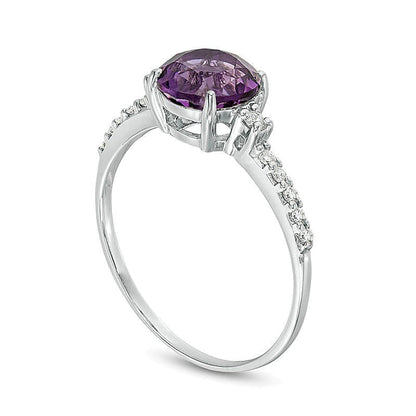 7.0mm Amethyst und 0,13 ct. Gesamtgewicht Diamant Solitär mit seitlichem Besatz in 10K Weißgold