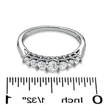 0.33 ct. Gesamtgewicht Diamant Ehering mit sieben Steinen in 10K Weißgold