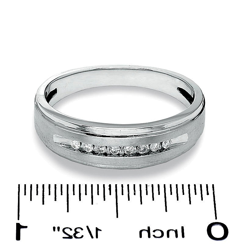 Ehering mit Diamanten 0.1 CT. TW in 10K Weißgold