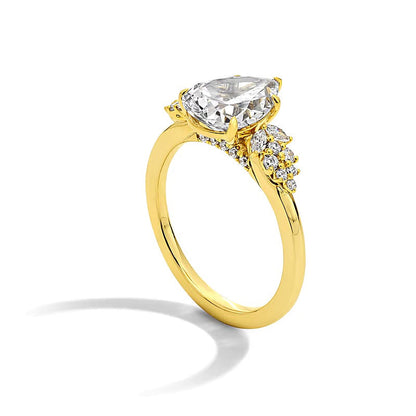 2.33 CT. TW Solitär mit seitlichem Besatz Verlobungsring mit tropfenförmigem Labordiamant in 14K Gelbgold (F/VS2)