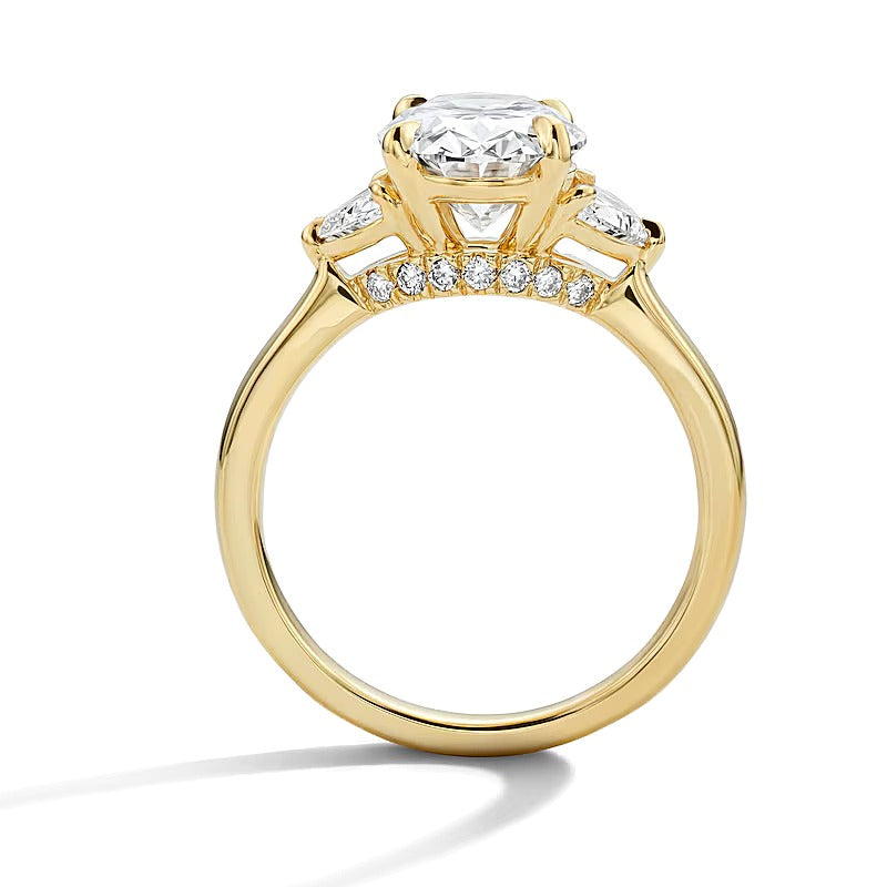 3.63 CT. Gesamtgewicht Oval Labordiamant Dreistein-Verlobungsring in 14K Gelbgold (F/VS2)