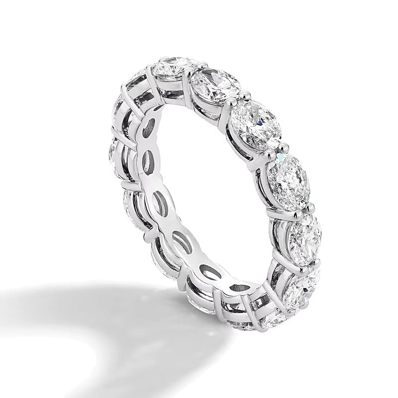 3.33 ct. Gesamtgewicht Memoire-Ring mit ovalen Diamanten in 14K Weißgold (I/SI2) – Größe 8