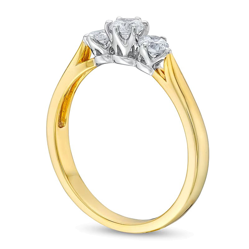 Dreistein-Verlobungsring 0.5 CT. Gesamtgewicht mit runden weißen Diamanten in 10K Gelbgold