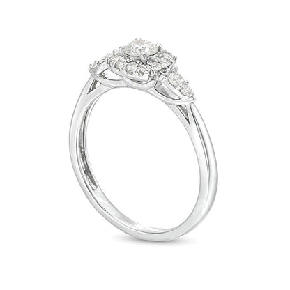 0.5 ct. Gesamtgewicht Diamant-Verlobungsring mit Halo, Kissenschliff und Blattmotiv-Seiten in 10K Weißgold (J/I3)