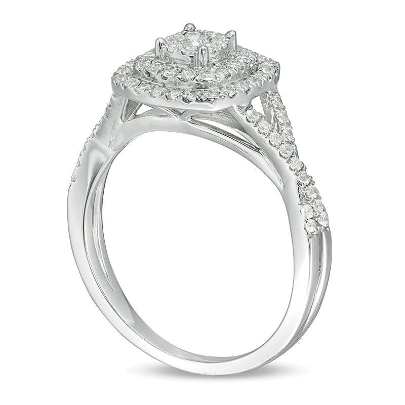 0,5 ct. Gesamtgewicht Diamant Verlobungsring mit dreifachem Halo im Kissenschliff und Crossover-Schiene in 10K Weißgold