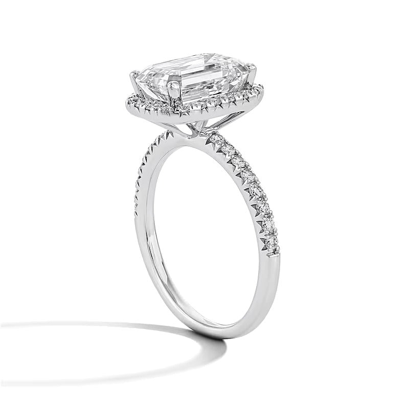 Verlobungsring mit Labordiamanten im Smaragdschliff, Halo, 3.5 ct. Gesamtgewicht, 14K Weißgold (F/VS2)