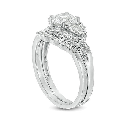 Braut-Set mit im Labor gezüchtetem weißem Saphir und Diamanten 0,17 ct. Gesamtgewicht im Dreistein-Bypass-Vintage-Stil aus rhodiniertem Sterlingsilber