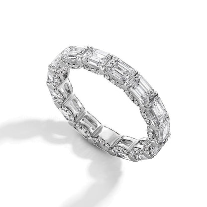 5.17 ct. Gesamtgewicht Memoire-Ring mit Labordiamanten im Smaragdschliff in 14K Weißgold (F/VS2) – Größe 8