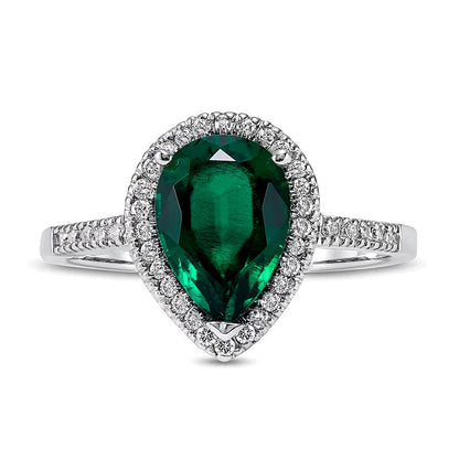 Halo-Ring mit tropfenförmigem Labor-Smaragd und 0,2 ct. Gesamtgewicht Diamanten in 14K Weißgold