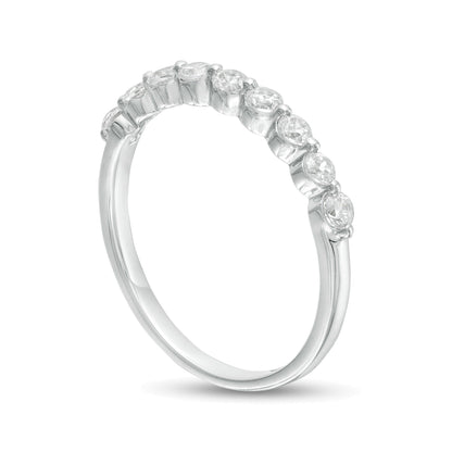 Memoire-Ring mit neun Diamanten 0.38 ct. Gesamtgewicht in 10K Weißgold