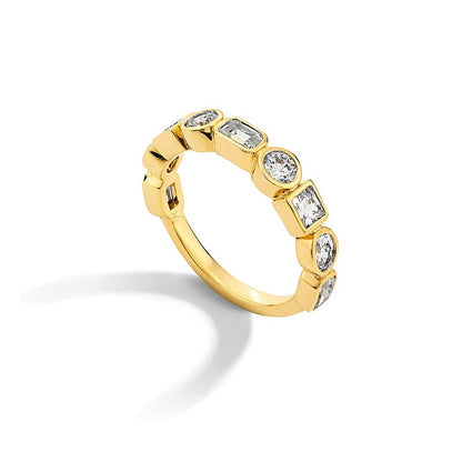 Memoire-Ring mit neun Labordiamanten in gemischten Formen 1.5 ct. Gesamtgewicht zargengefasst in 14K Gelbgold (F/VS2)
