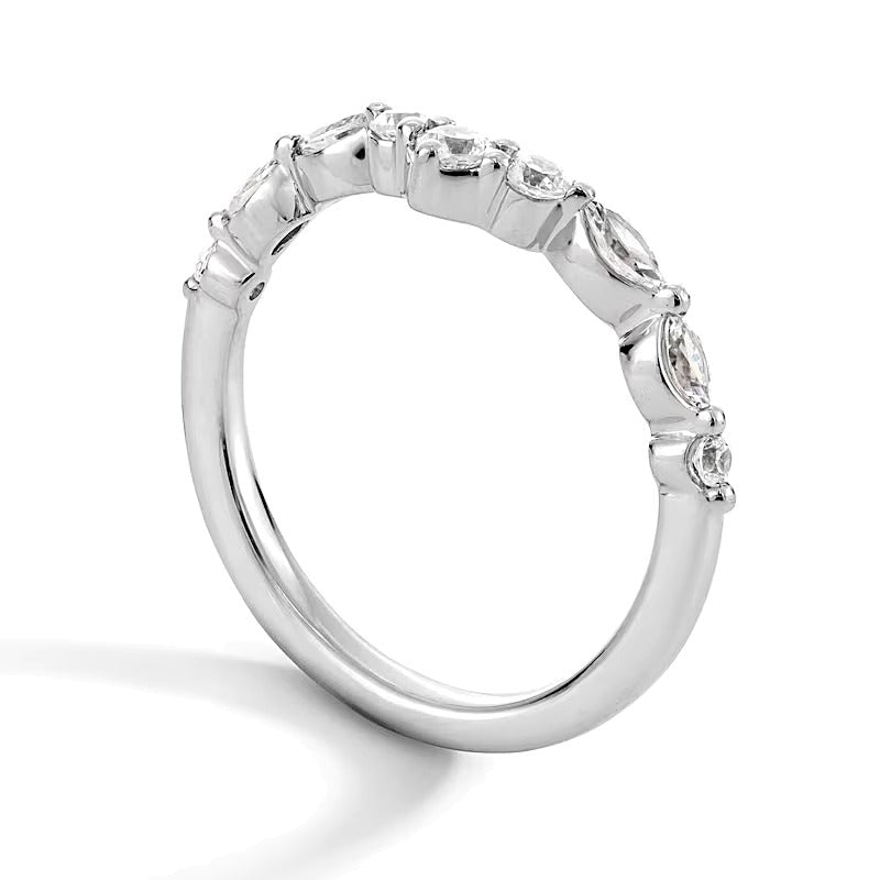0.38 ct. Gesamtgewicht Marquise- und Rundschliff Labordiamant Konturring in 14K Weißgold (F/VS2)