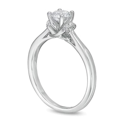 0.5 ct. Gesamtgewicht Diamant Solitär mit seitlichem Besatz Verlobungsring in 14K Weißgold (I/I2)
