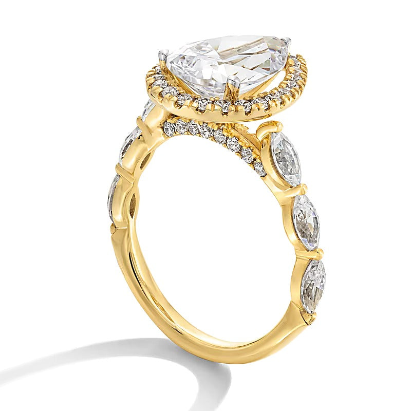 4.0 ct. Gesamtgewicht Halo-Verlobungsring mit tropfenförmigem Labordiamant in 14K Gelbgold (F/VS2)