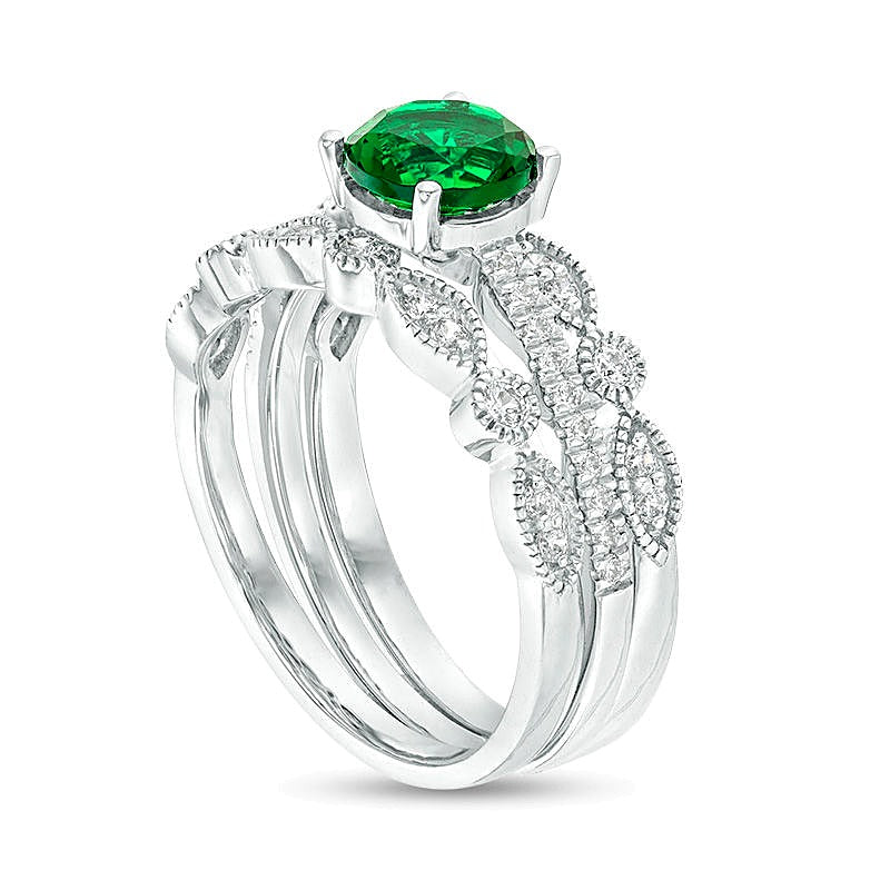 6.5mm Labor-Smaragd und 0,25 ct. Gesamtgewicht Diamant Braut-Set im Vintage-Stil aus rhodiniertem Sterlingsilber