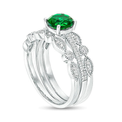 6.5mm Labor-Smaragd und 0,25 ct. Gesamtgewicht Diamant Braut-Set im Vintage-Stil aus rhodiniertem Sterlingsilber