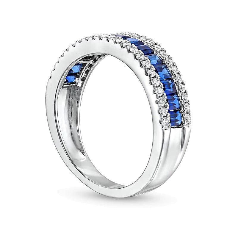 Ring mit blauem Saphir im Baguette-Schliff und Diamanten 0,33 ct. Gesamtgewicht in 14K Weißgold