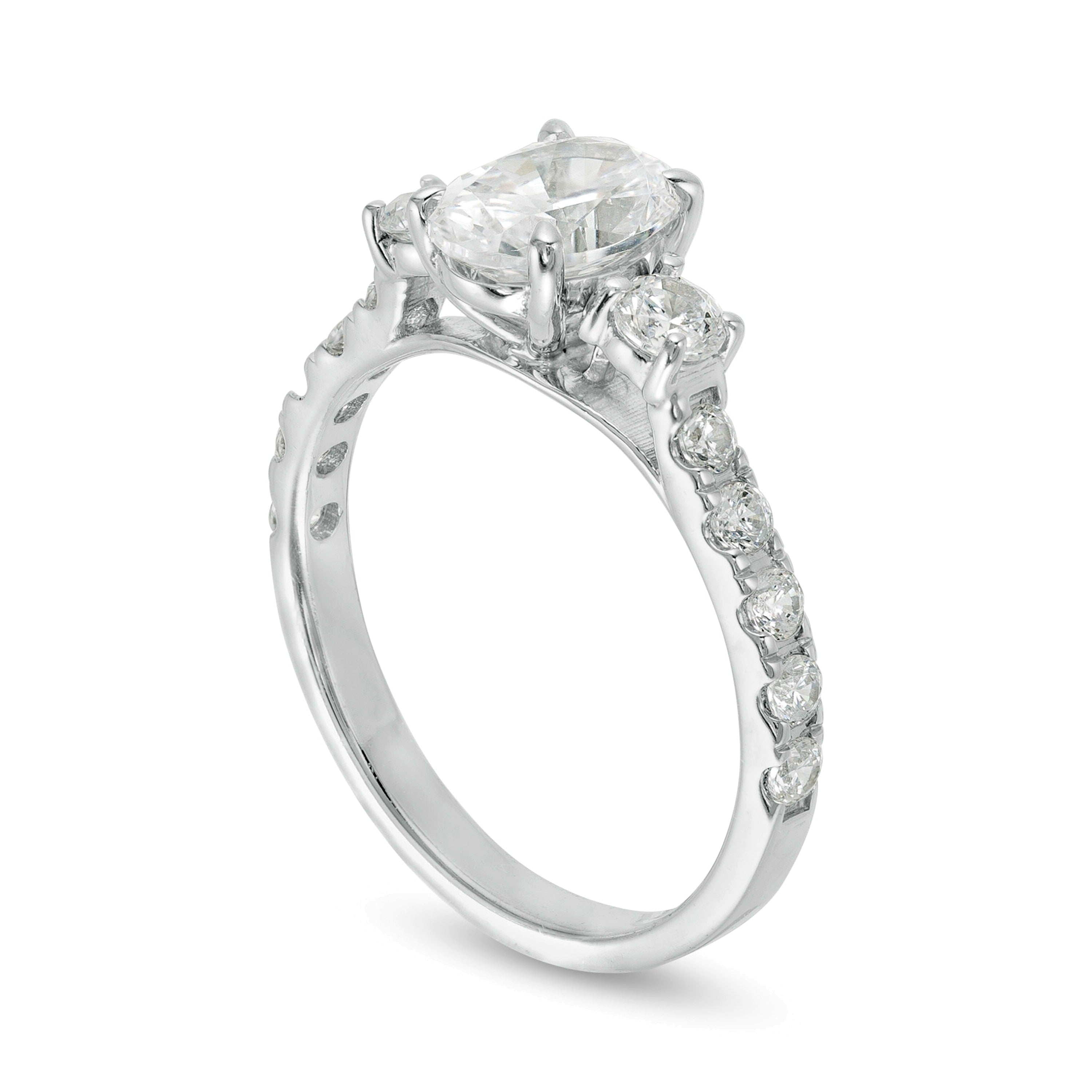 1,75 ct. Gesamtgewicht Dreistein-Verlobungsring mit Diamanten in Oval und rund in 14K Weißgold