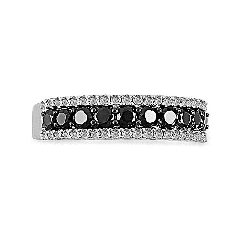 Ring mit behandelten schwarzen und weißen Diamanten 1.0 ct. Gesamtgewicht in 10K Weißgold