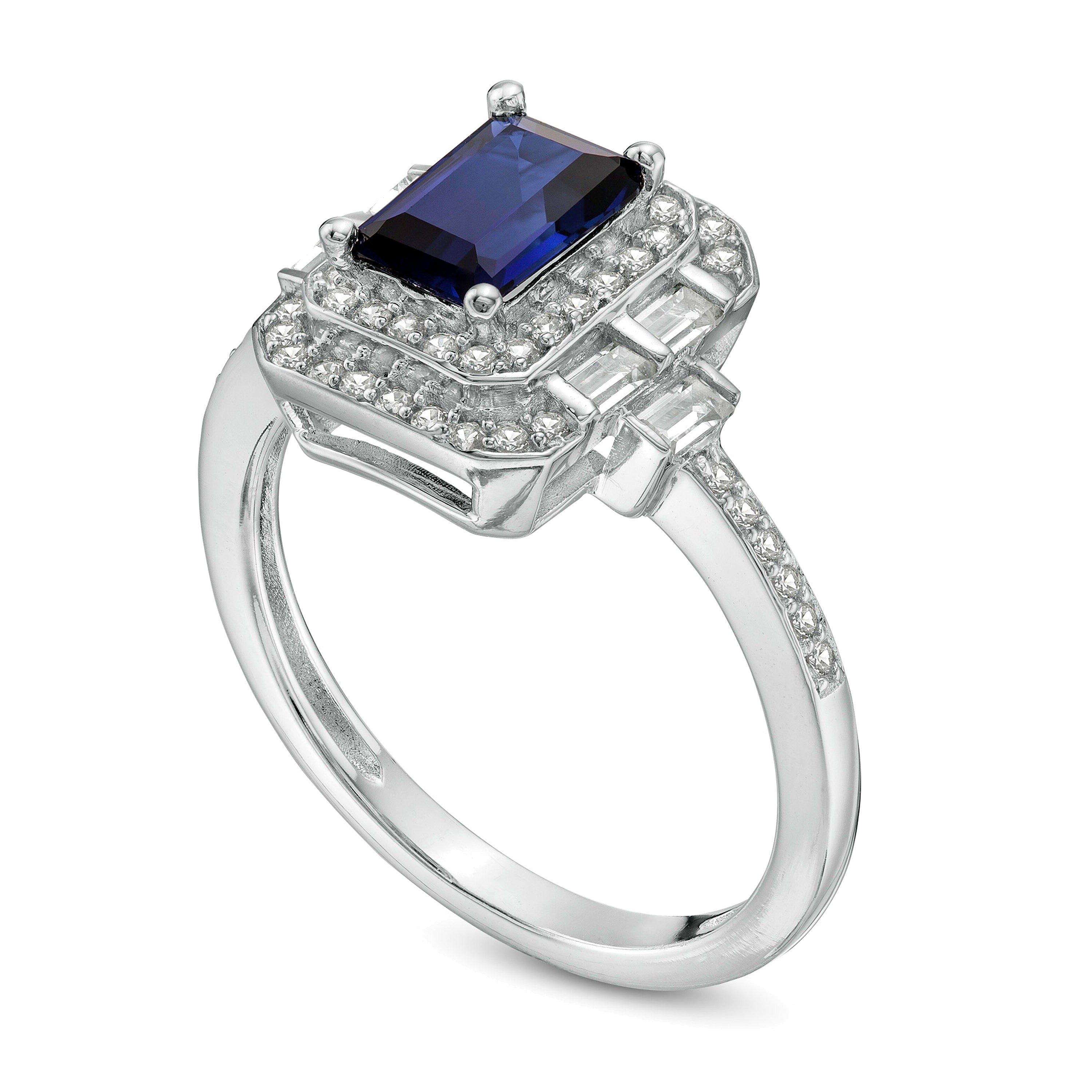 Ring mit blauem Saphir im Smaragdschliff und 0,33 ct. Gesamtgewicht Diamanten in 10K Weißgold