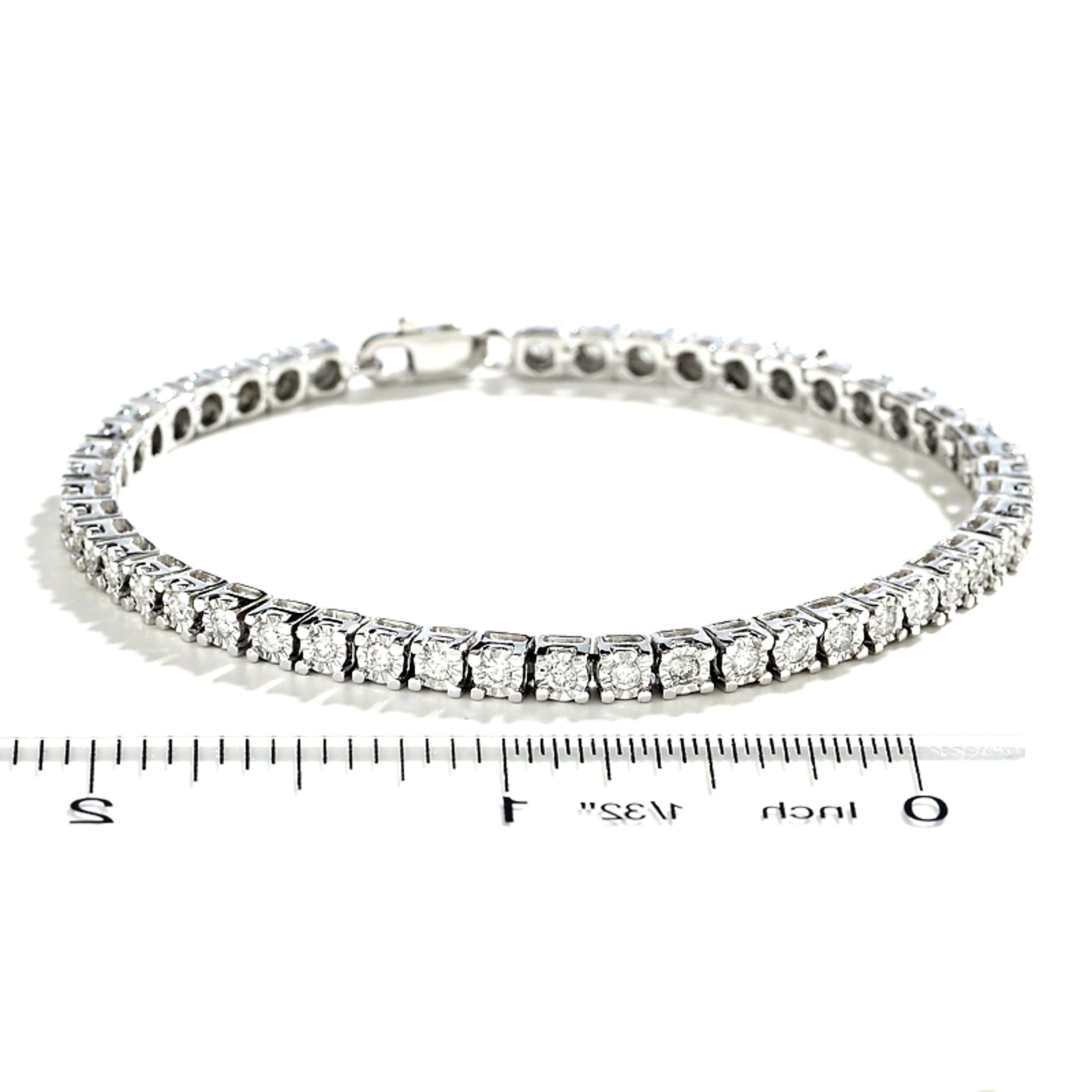 Diamant-Tennisarmband 1.5 ct. Gesamtgewicht in rhodiniertem Sterlingsilber