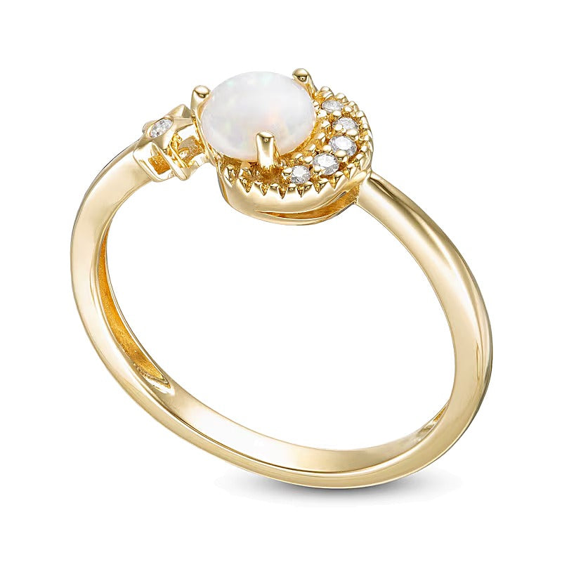 Ring mit 5,0mm Opal und Diamant-Besatz Mond und Stern in 10K Gelbgold