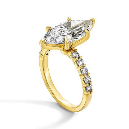 Solitär mit seitlichem Besatz Verlobungsring mit Labordiamanten im Marquise- und Rundschliff 4.5 ct. Gesamtgewicht in 14K Gelbgold (F/VS2)