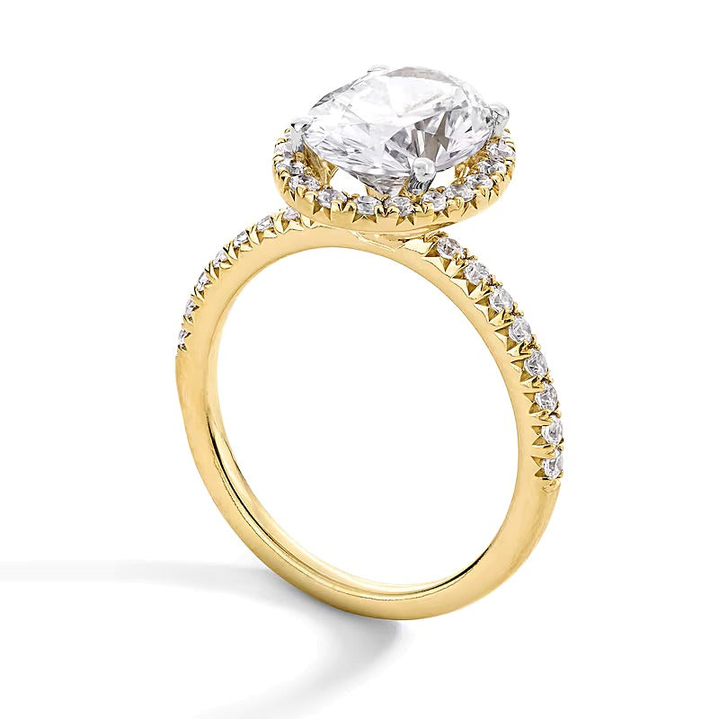 3.5 CT. Gesamtgewicht Verlobungsring mit ovalem Labordiamant und Halo in 14K Gelbgold (F/VS2)