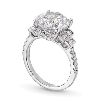 5,63 ct. Gesamtgewicht Verlobungsring Solitär mit seitlichem Besatz mit Labordiamanten in rund und Baguette in 14K Weißgold (F/VS2)