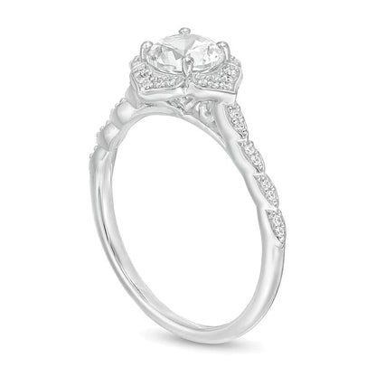 6,0 mm Labor-Saphir in Weiß und 0,13 ct. Gesamtgewicht Diamant Halo-Blütenring in 10K Weißgold