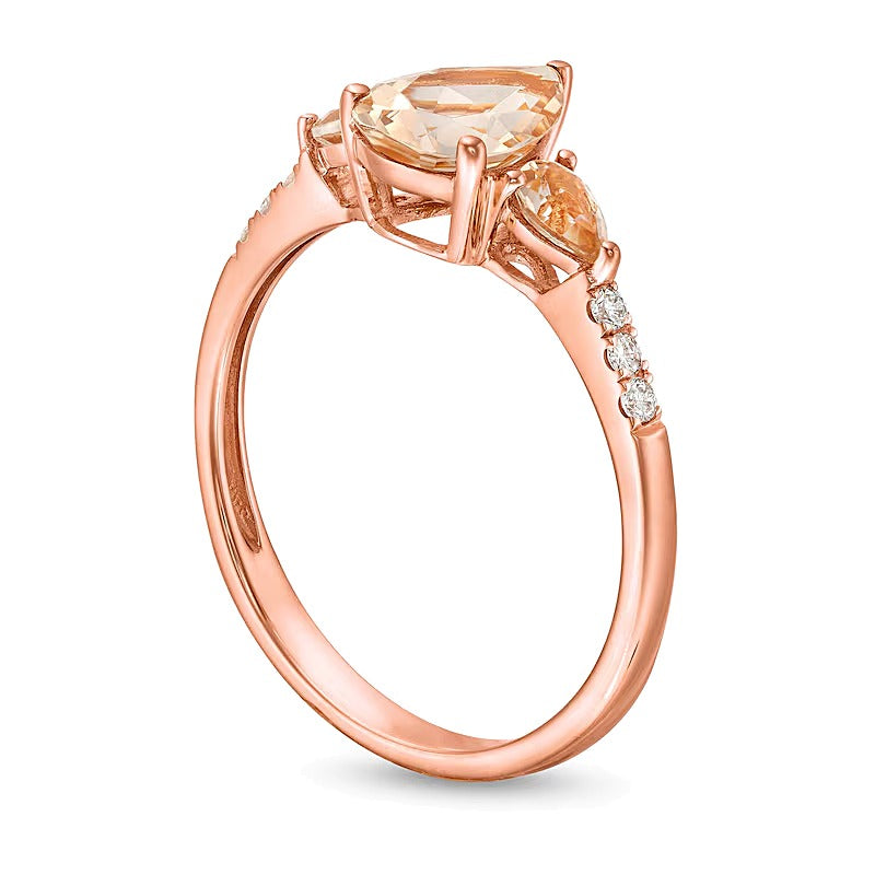 Dreistein-Ring mit tropfenförmigem Morganit und 0,07 ct. Gesamtgewicht Diamanten in 10K Roségold