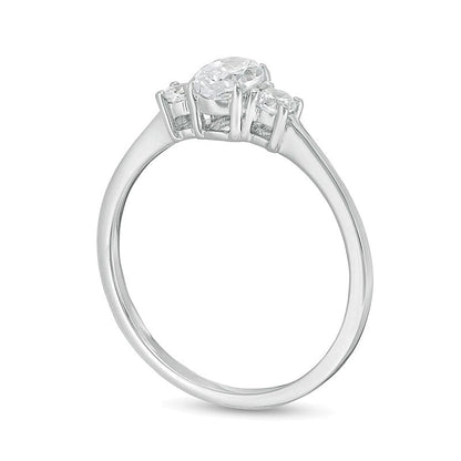 0,63 ct. Gesamtgewicht Dreistein-Verlobungsring mit Diamanten in Oval und rund in 14K Weißgold