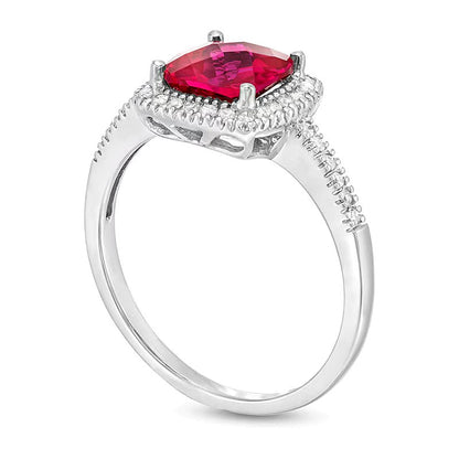 Fashion-Ring mit Labor-Rubin im Kissenschliff 7,0mm und Diamanten 0,2 ct. Gesamtgewicht in 10K Weißgold